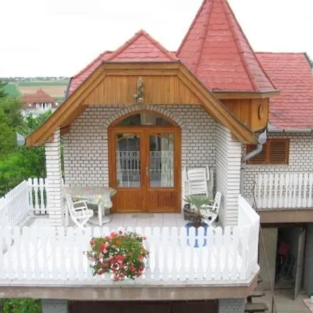 Apartment Gemuetliche In Der Joker Heviz